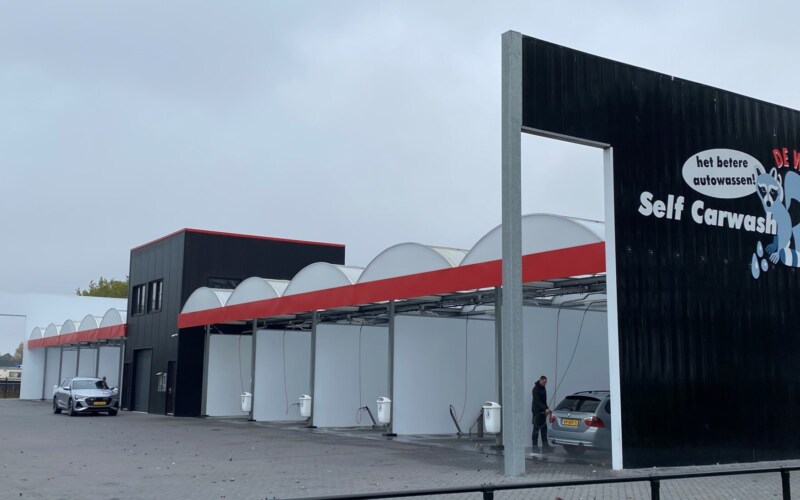 beton panelen met sticker