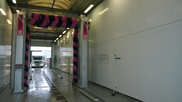 Truckwash excellent panel