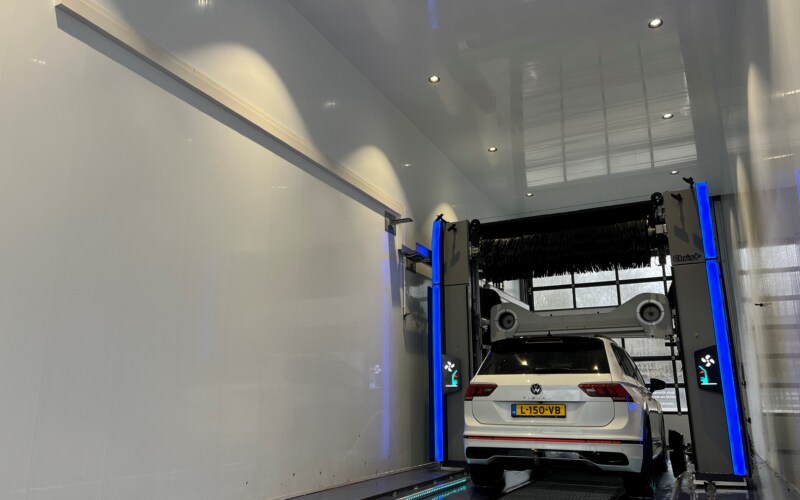 Kunststoff-Wandsystem der Autowaschanlage