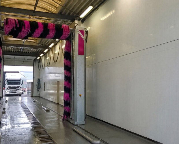 Truckwash with pvc panels